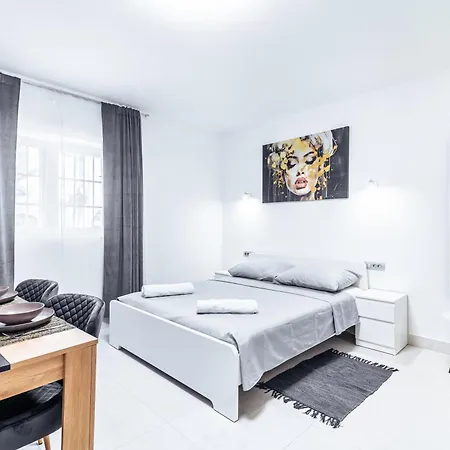 Elegance Apartment